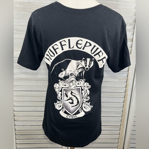 Warner Bros. Tops - HARRY POTTER Hufflepuff T-Shirt Black/White-Small